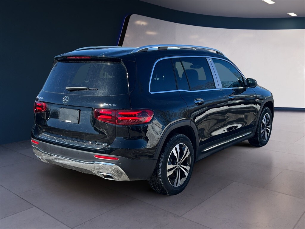 2025 Mercedes Benz GLB 250 4MATIC photo 3