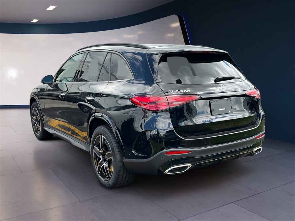 2025 Mercedes Benz GLC 300 4MATIC photo 2