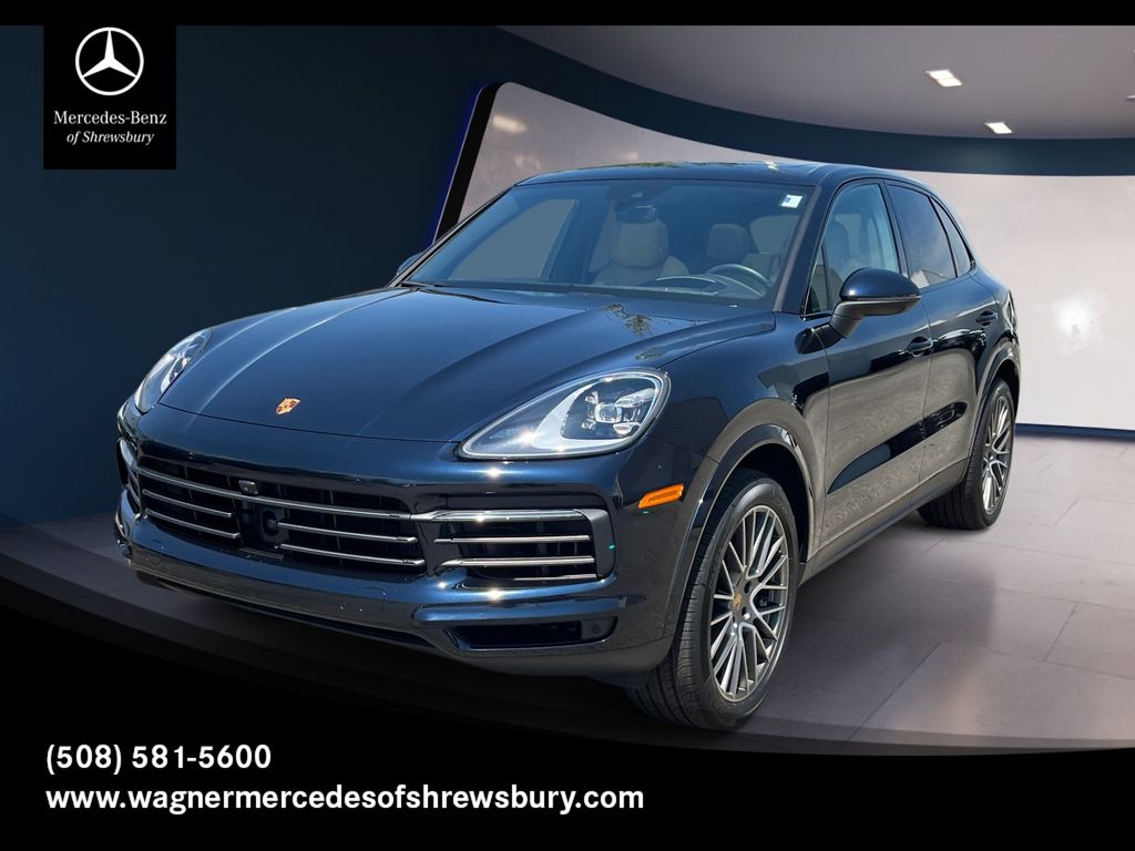 2023 Porsche Cayenne Platinum Edition's photo