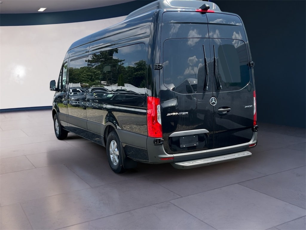 New 2025 Mercedes-Benz Sprinter 2500 Passenger 170 WB Minivan/Van