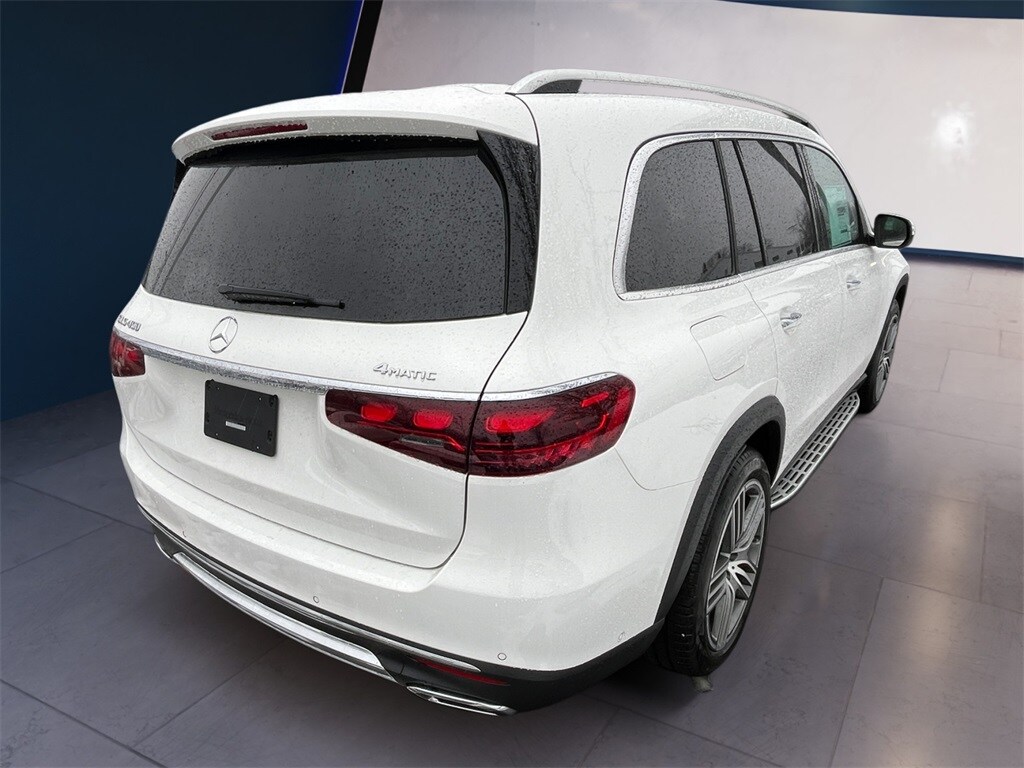 2025 Mercedes Benz GLS 450 4MATIC photo 3