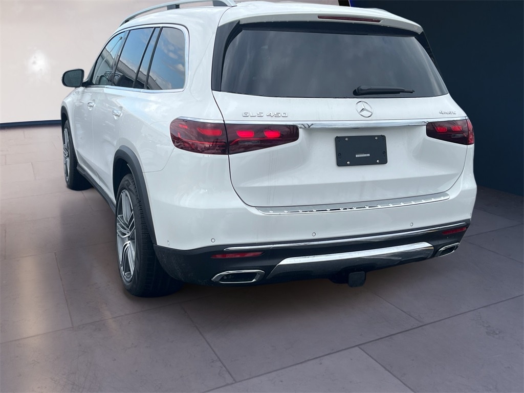 2025 Mercedes Benz GLS 450 4MATIC photo 2