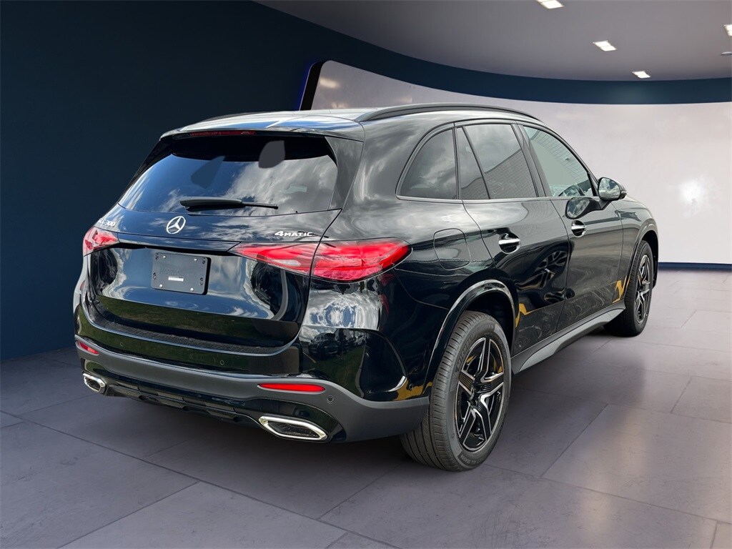 2025 Mercedes Benz GLC 300 4MATIC photo 3