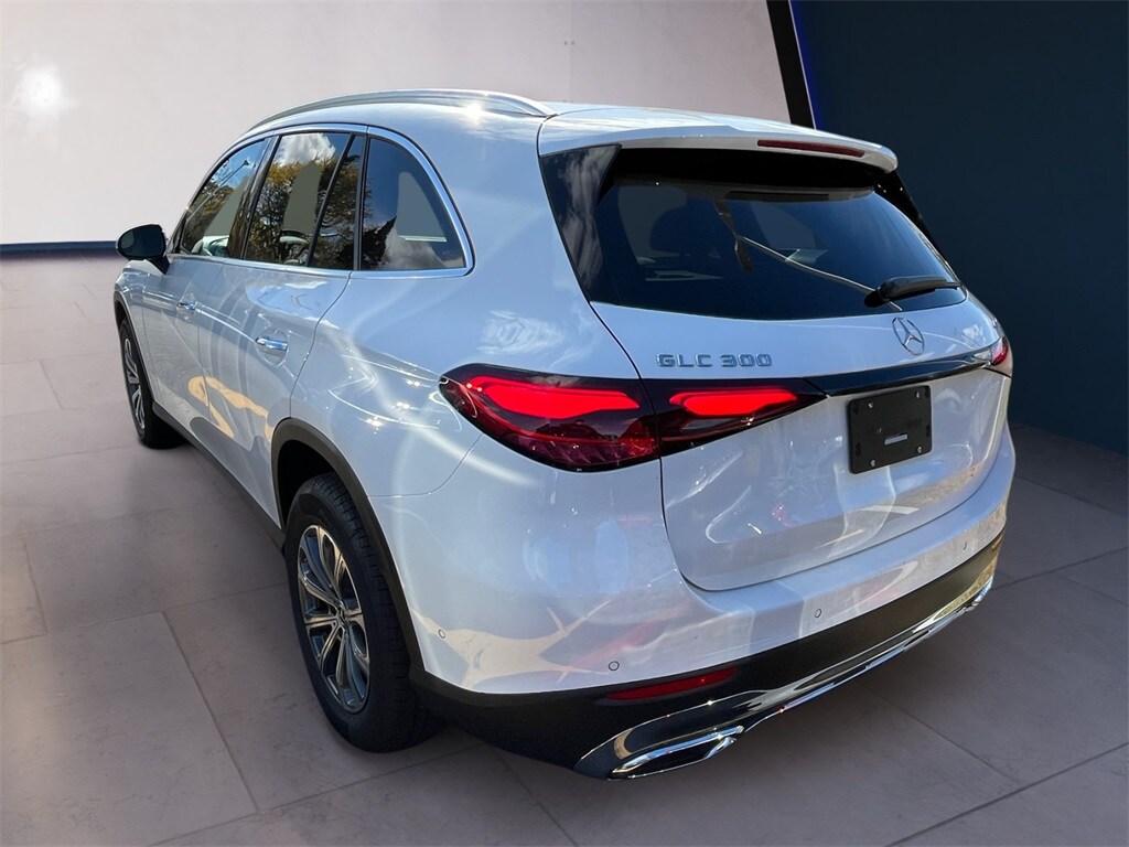 2026 Mercedes Benz GLC 300 4MATIC photo 2