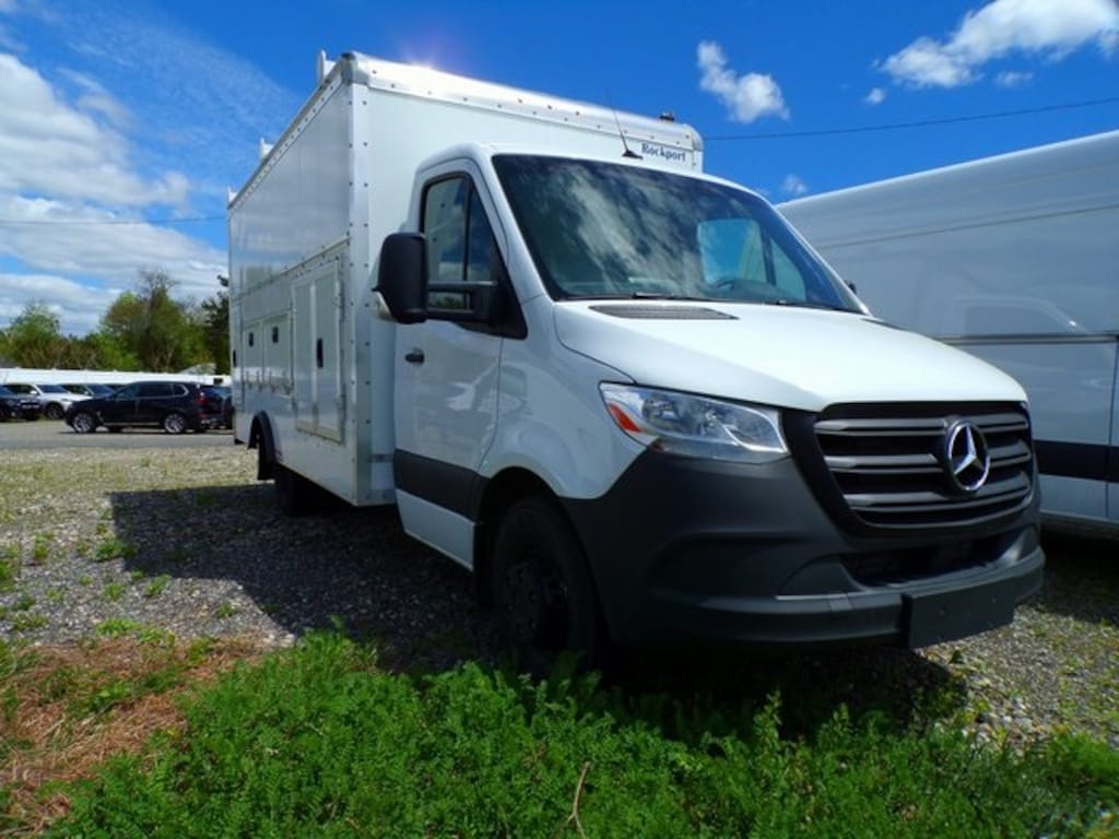 New 2024 Mercedes-Benz Sprinter 3500 Cab Chassis 170 WB Cab/Chassis