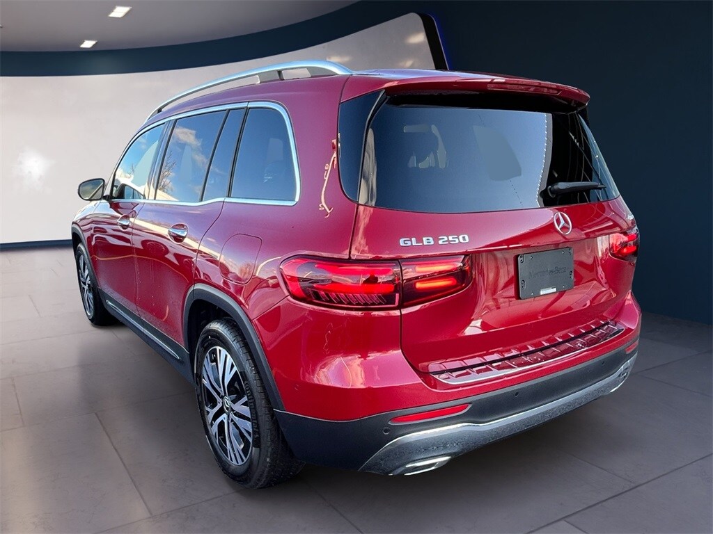 2024 Mercedes Benz GLB 250 photo 3