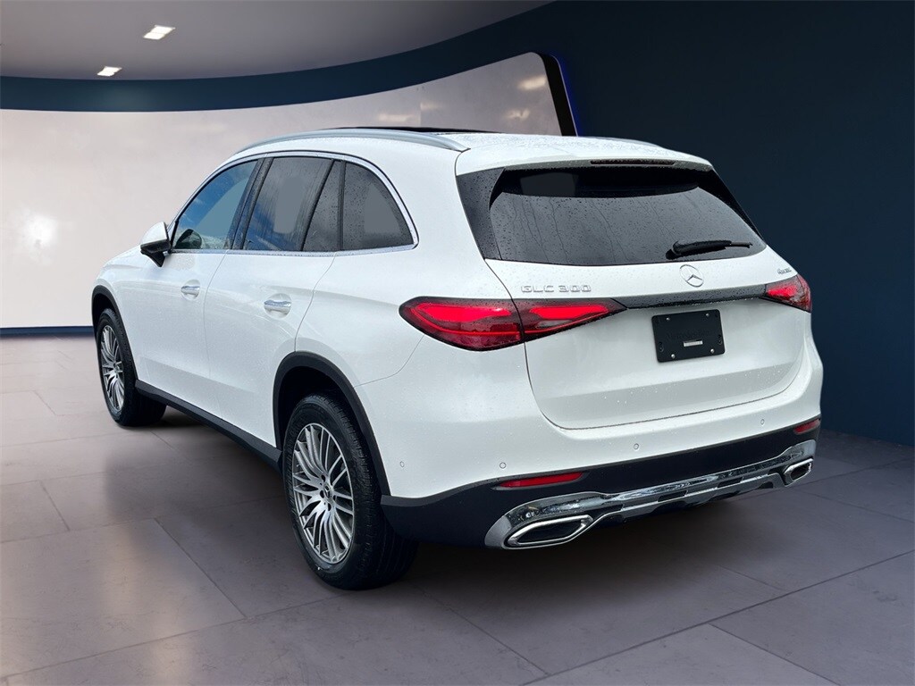 2025 Mercedes Benz GLC 300 4MATIC photo 2