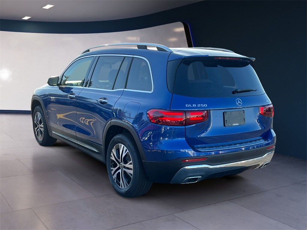 2025 Mercedes Benz GLB 250 4MATIC photo 2