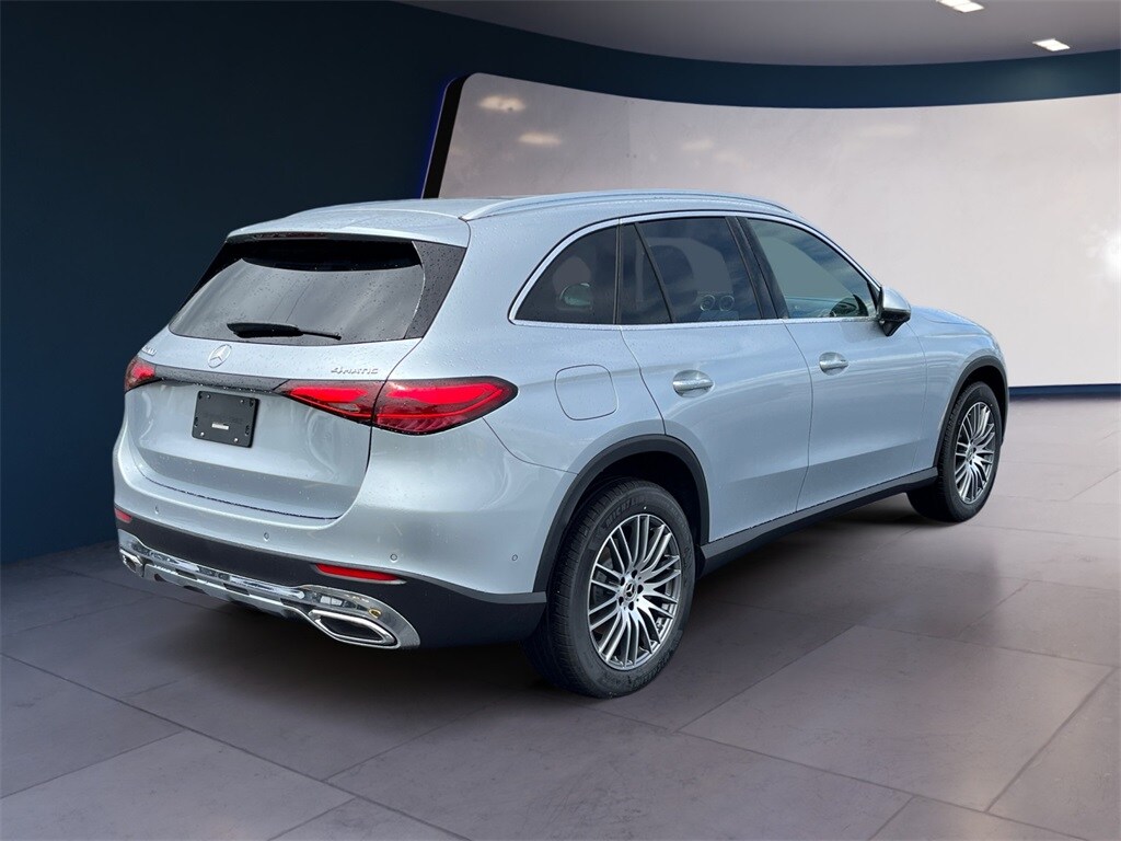 2025 Mercedes Benz GLC 300 4MATIC photo 3