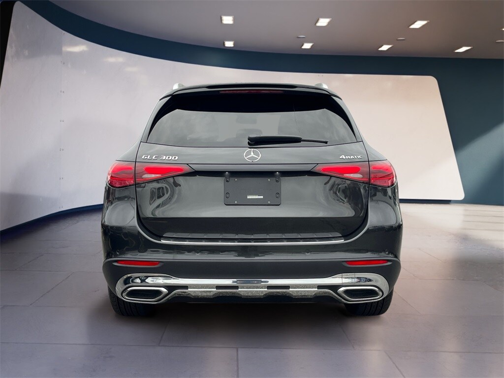 2025 Mercedes Benz GLC 300 4MATIC photo 4