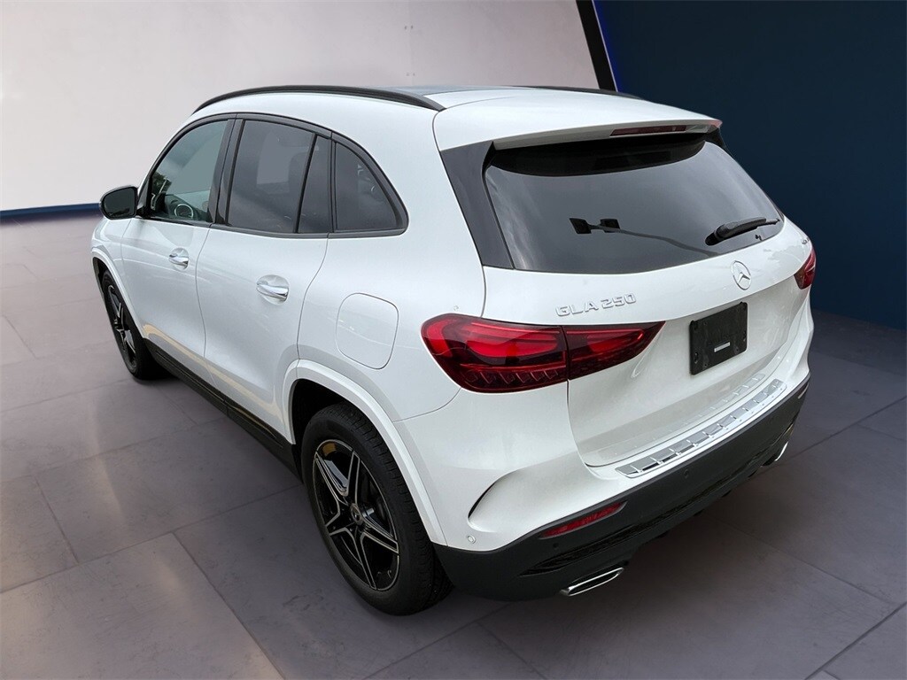 2025 Mercedes Benz GLA 250 4MATIC photo 3