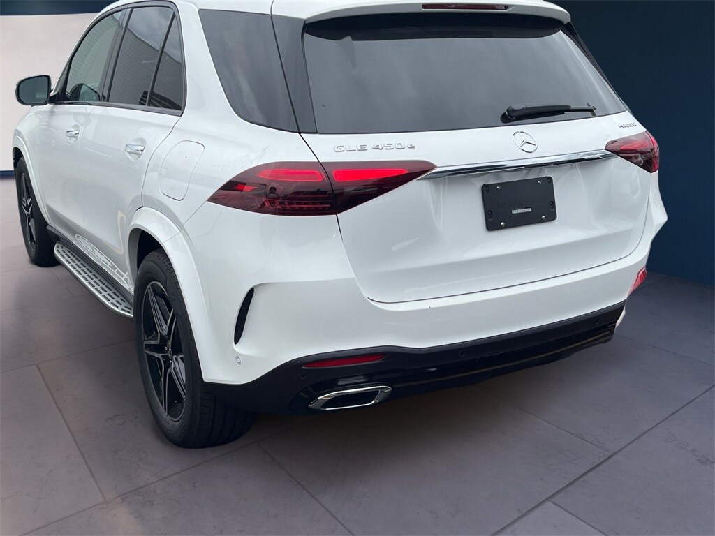 2025 Mercedes Benz GLE 450e photo 2