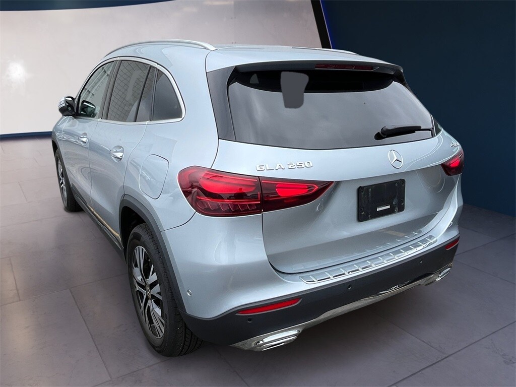 2025 Mercedes Benz GLA 250 4MATIC photo 3