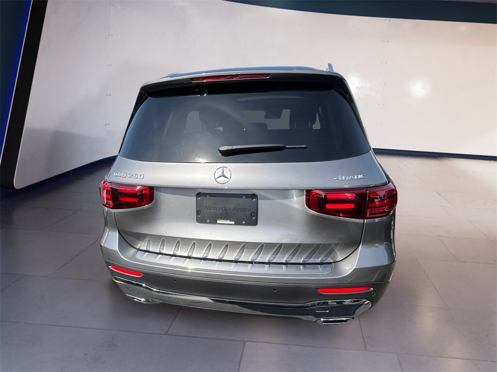 2025 Mercedes Benz GLB 250 4MATIC photo 3