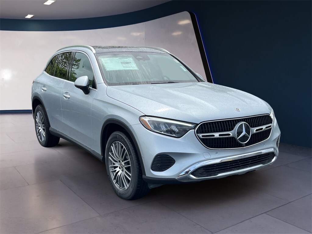 2025 Mercedes Benz GLC 300 4MATIC photo 4