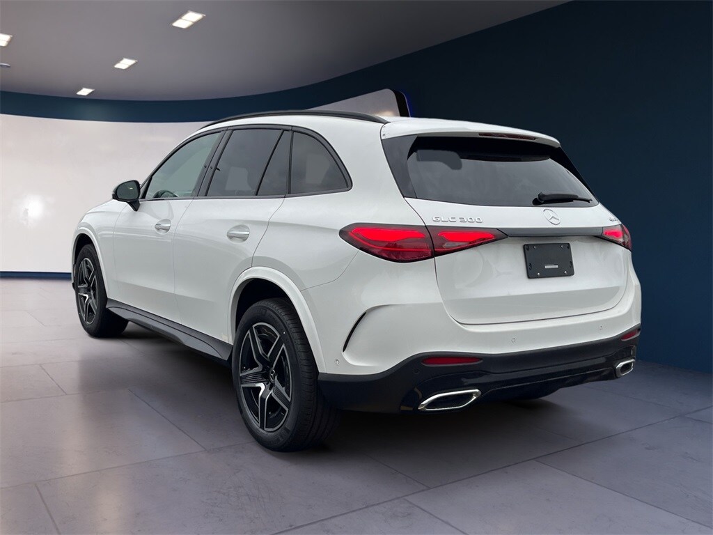 2026 Mercedes Benz GLC 300 4MATIC photo 2