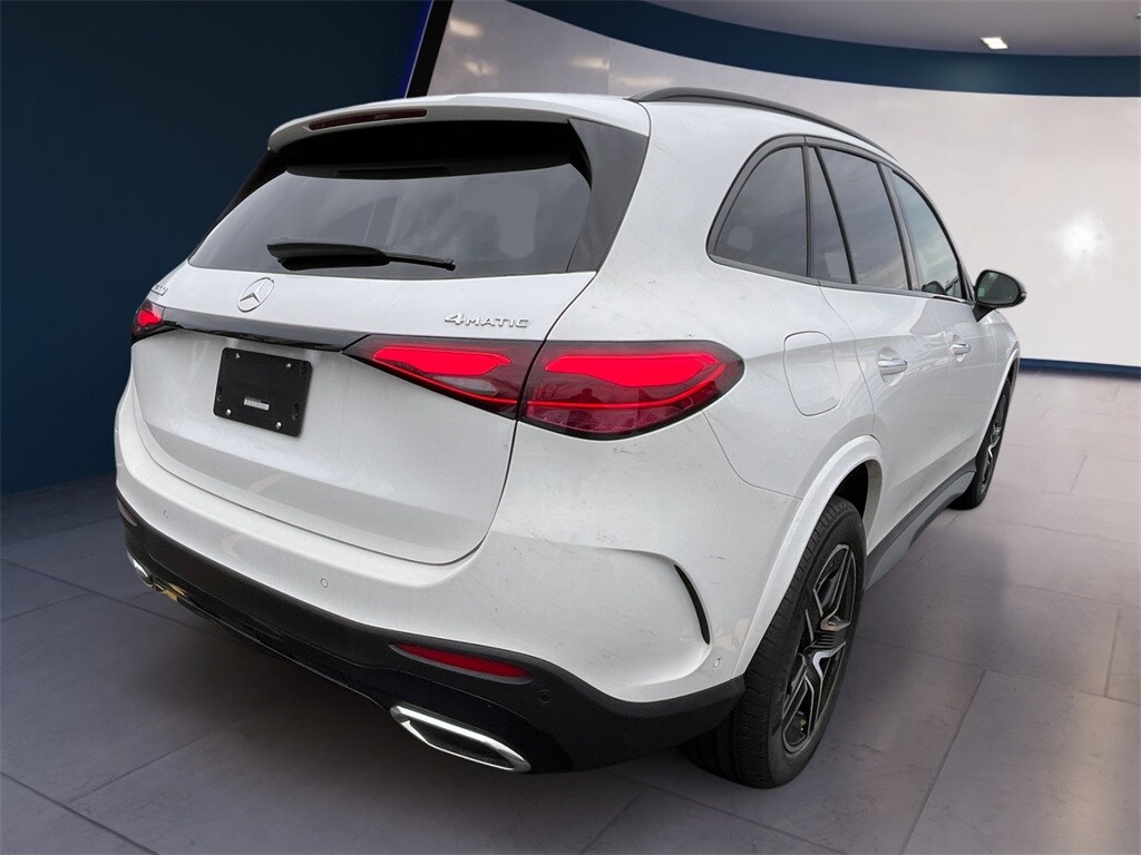 2026 Mercedes Benz GLC 300 4MATIC photo 3