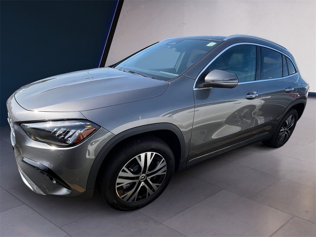 2025 Mercedes Benz GLA 250 4MATIC photo 2