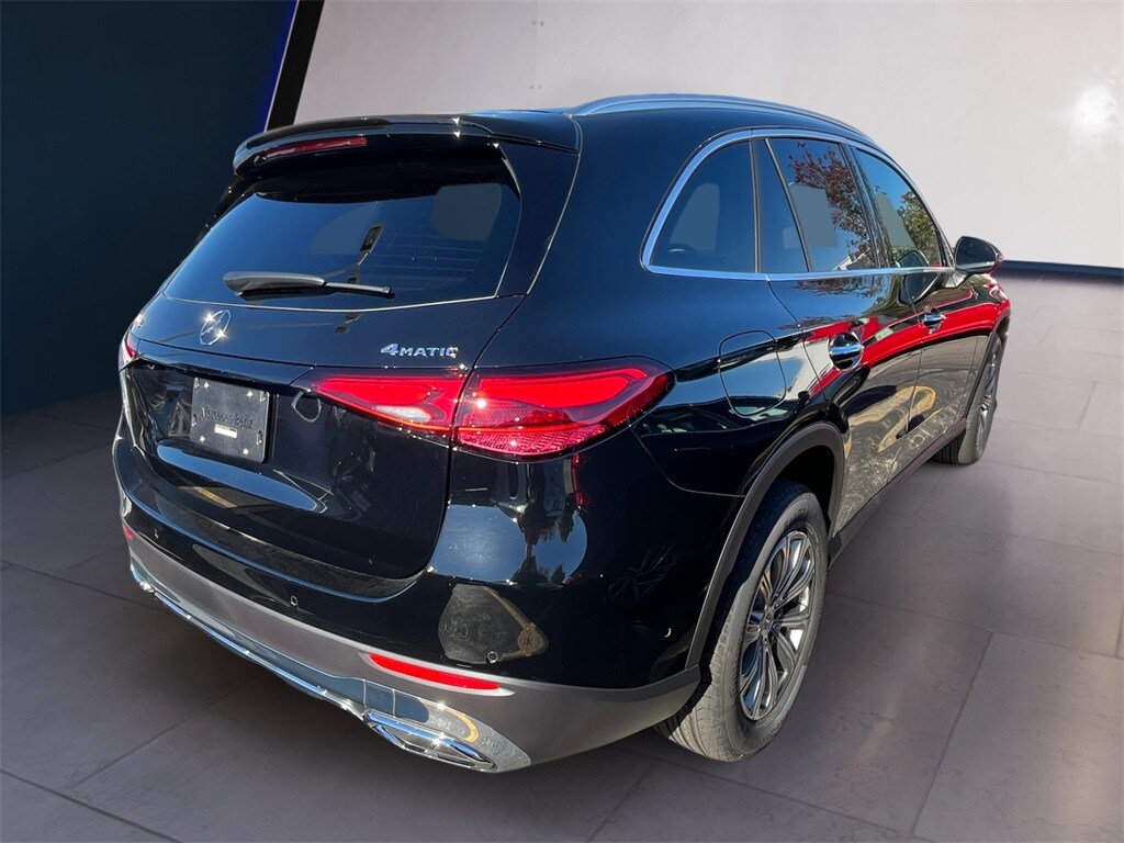 2026 Mercedes Benz GLC 300 4MATIC photo 2