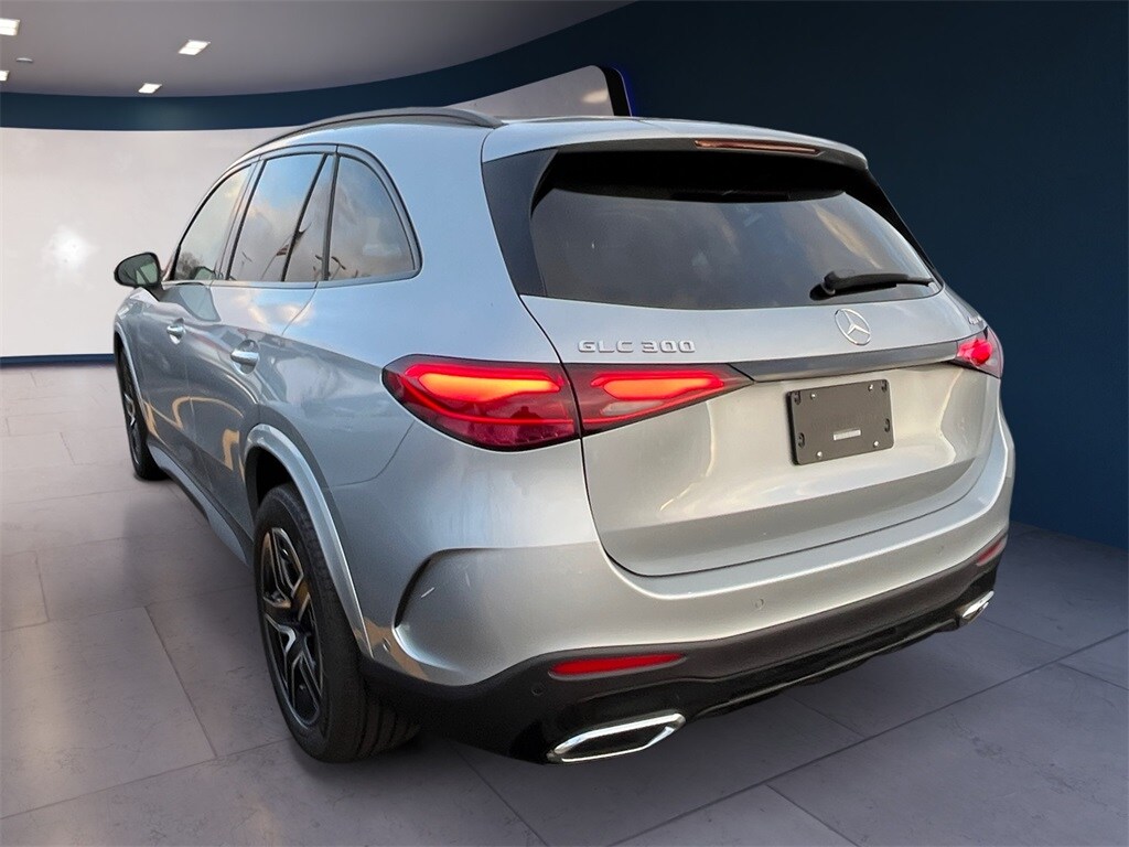 2026 Mercedes Benz GLC 300 4MATIC photo 2