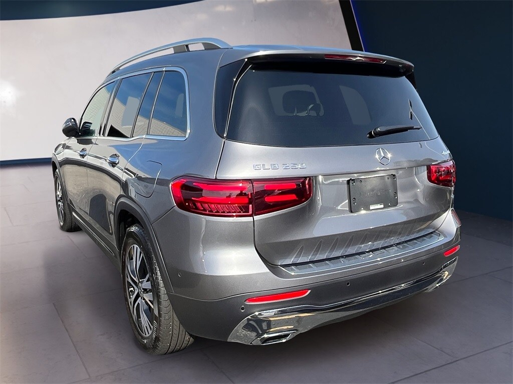 2025 Mercedes Benz GLB 250 4MATIC photo 2