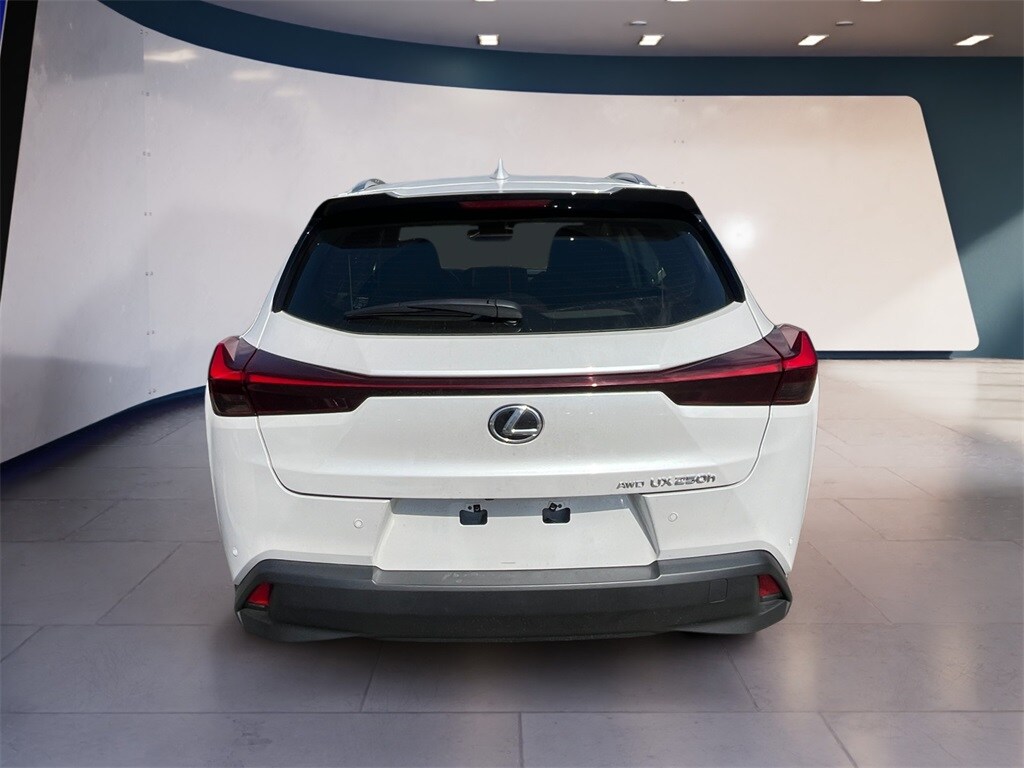 2023 Lexus UX 250h Premium photo 4