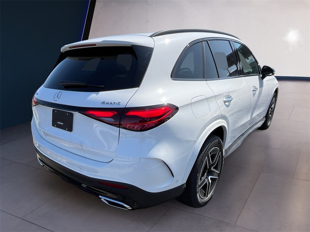 2025 Mercedes Benz GLC 300 4MATIC photo 3