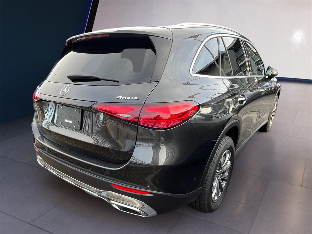 2026 Mercedes Benz GLC 300 4MATIC photo 3
