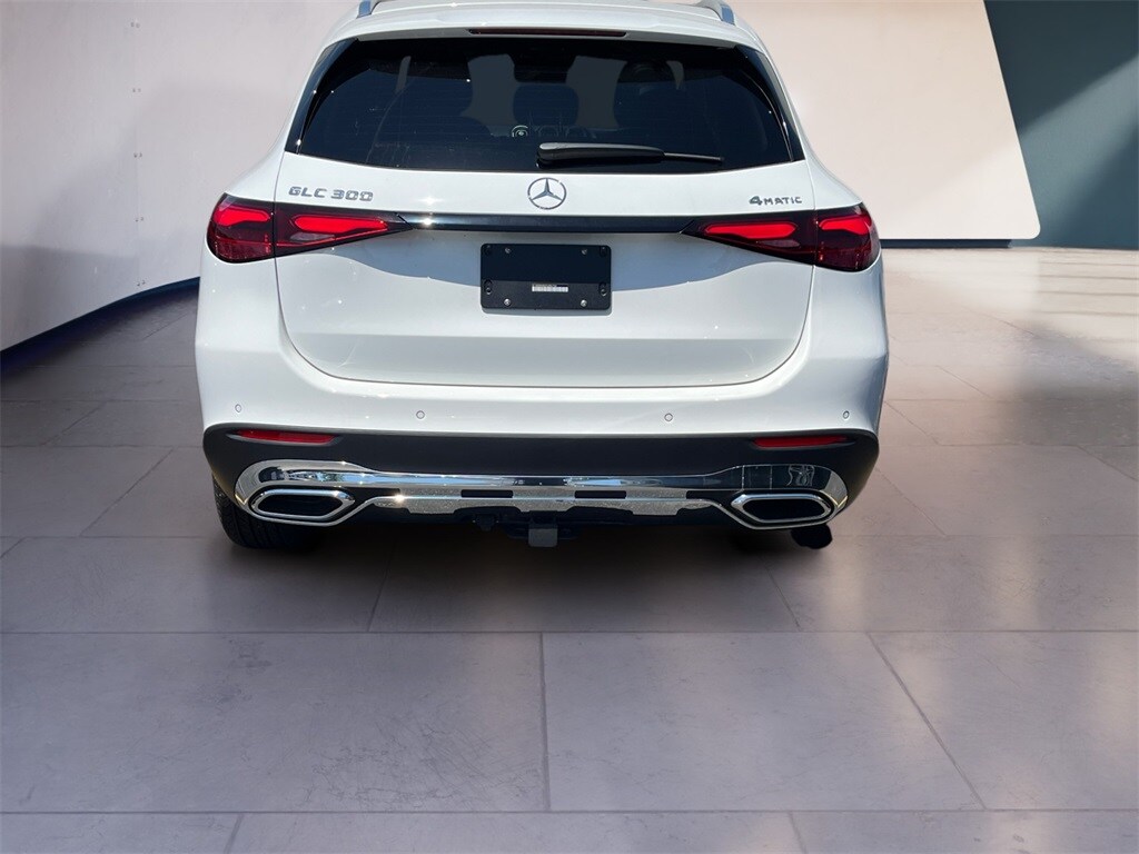 2025 Mercedes Benz GLC 300 4MATIC photo 3