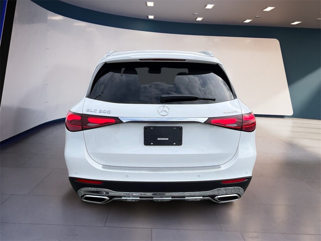2025 Mercedes Benz GLC 300 4MATIC photo 3