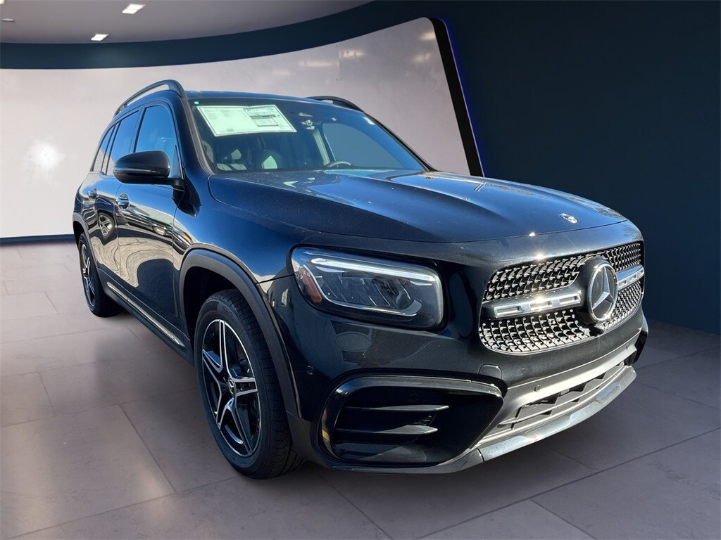 2026 Mercedes Benz GLB 250 4MATIC photo 4