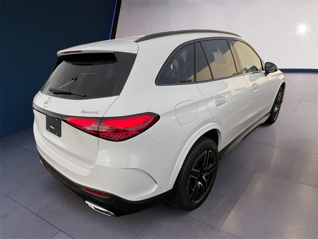 2026 Mercedes Benz GLC 300 4MATIC photo 3