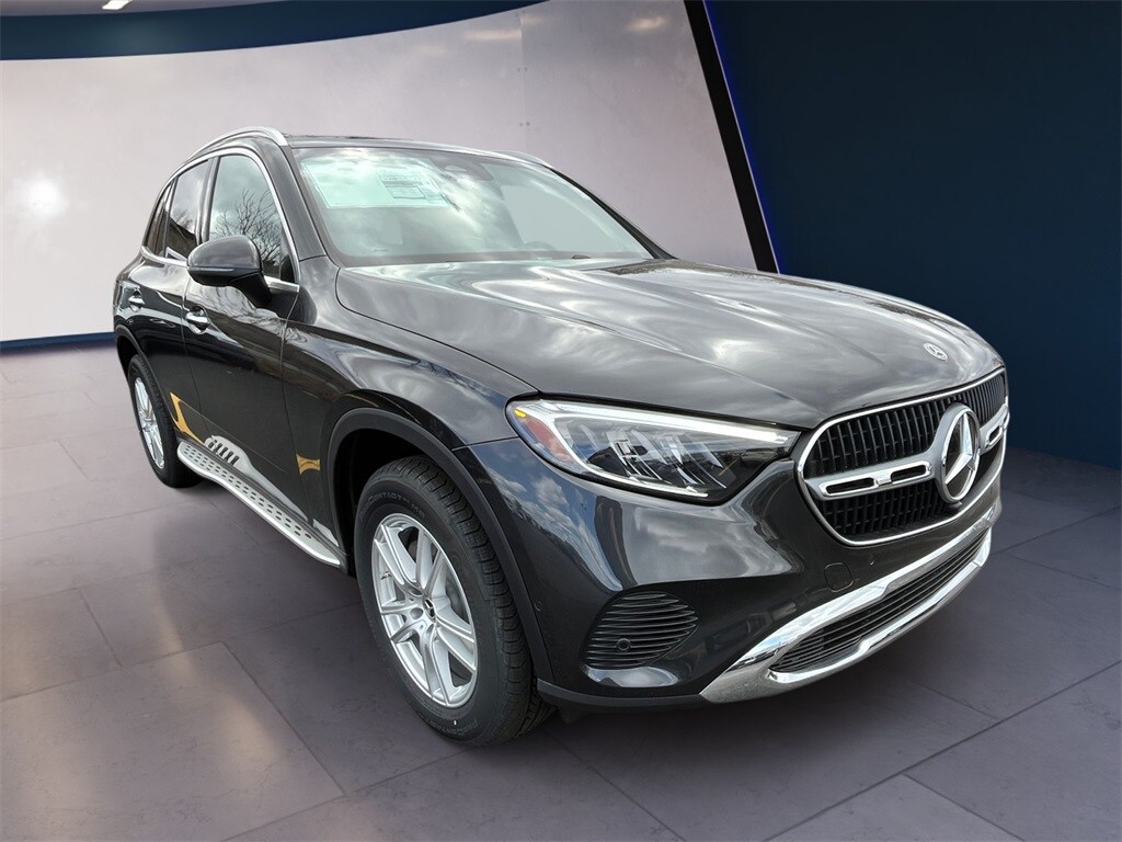 2025 Mercedes Benz GLC 300 4MATIC photo 4
