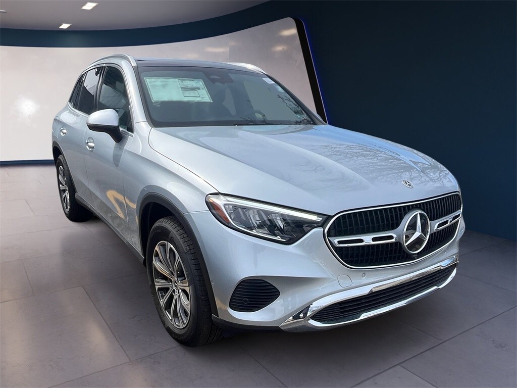 2025 Mercedes Benz GLC 300 4MATIC photo 4