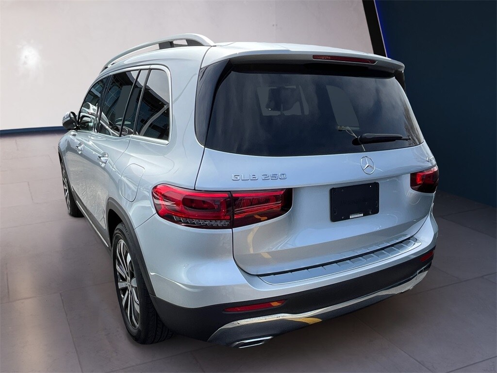 2022 Mercedes Benz GLB 250 photo 3