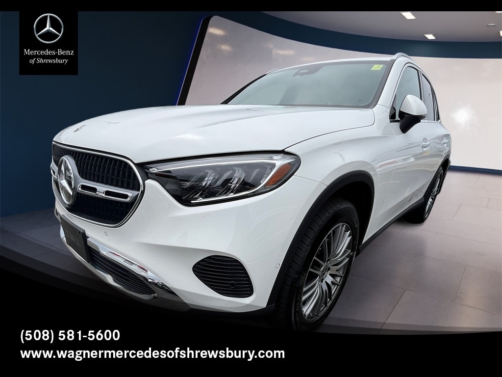 2025 Mercedes-Benz GLC Base's photo