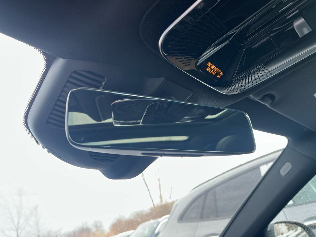 2025 Mercedes-Benz C-Class Sedan C 300 - Photo 26
