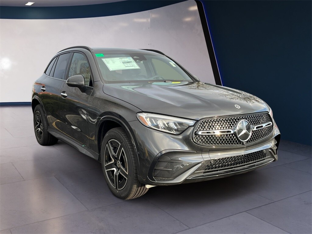 2026 Mercedes Benz GLC 300 4MATIC photo 3