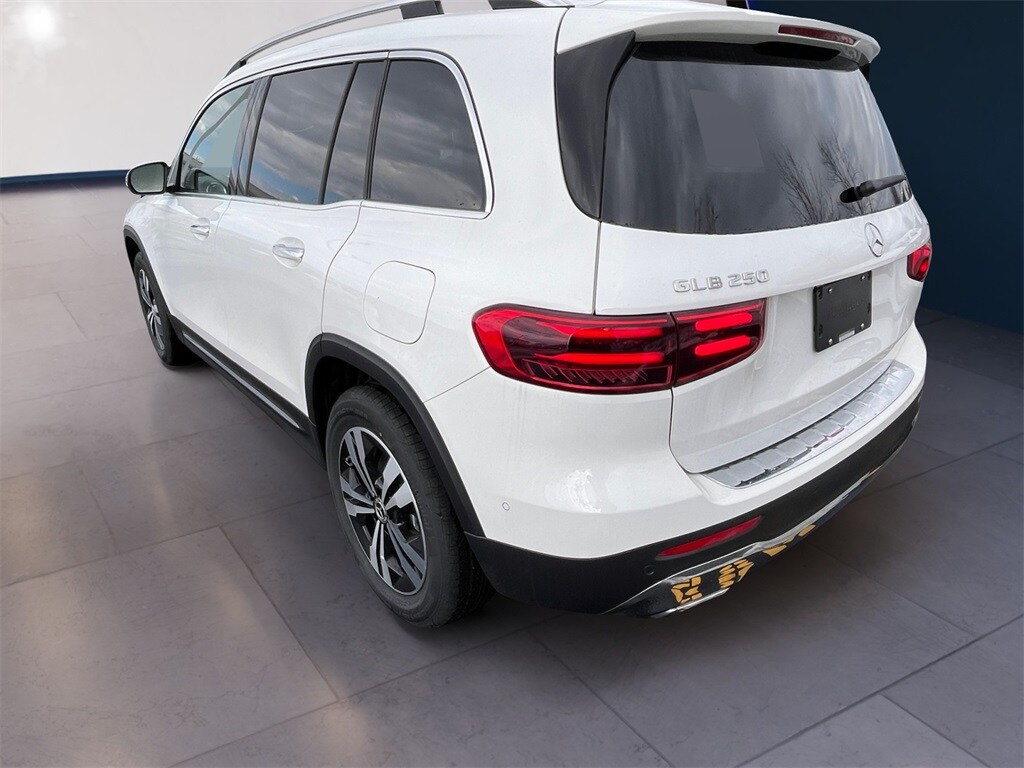 2025 Mercedes Benz GLB 250 4MATIC photo 2
