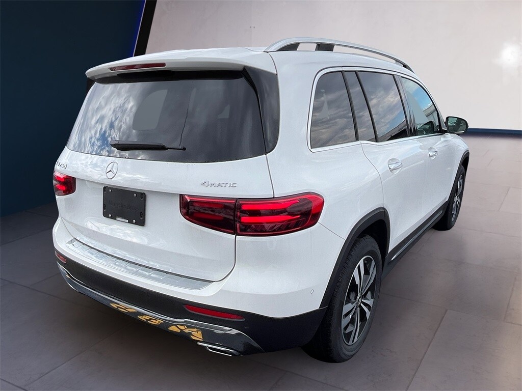 2025 Mercedes Benz GLB 250 4MATIC photo 3