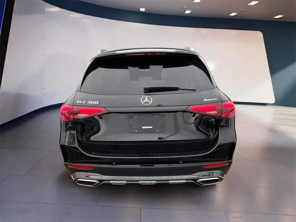 2024 Mercedes Benz GLC 300 photo 4