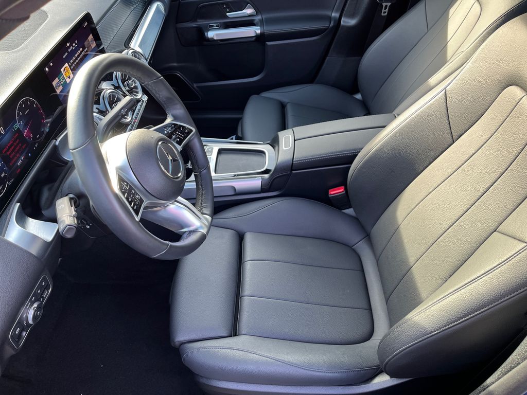 2025 Mercedes-Benz GLB Base - Photo 9