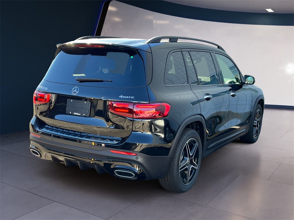 2026 Mercedes Benz GLB 250 4MATIC photo 3
