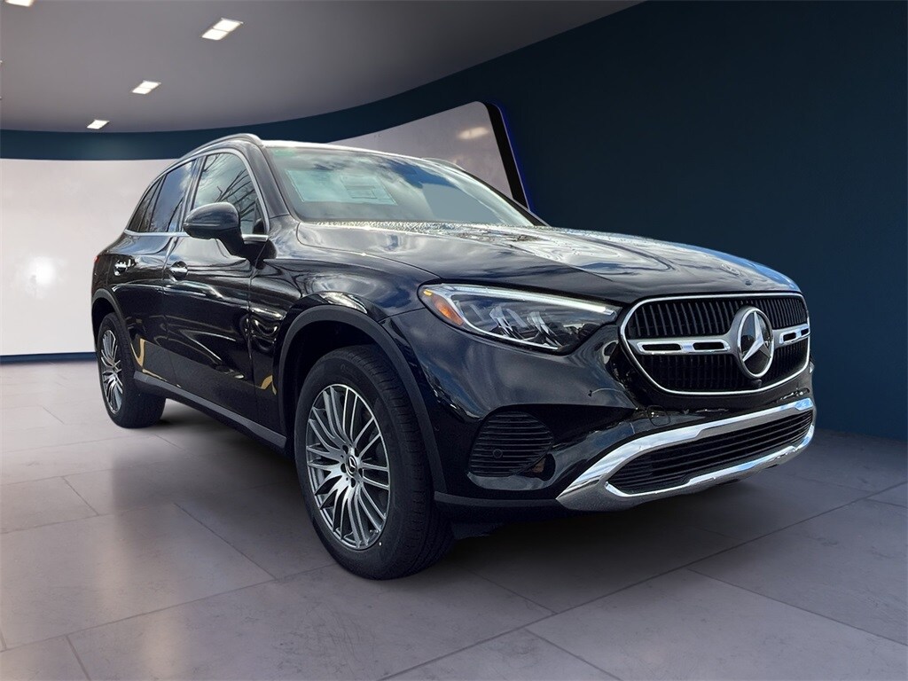 2026 Mercedes Benz GLC 300 4MATIC photo 4