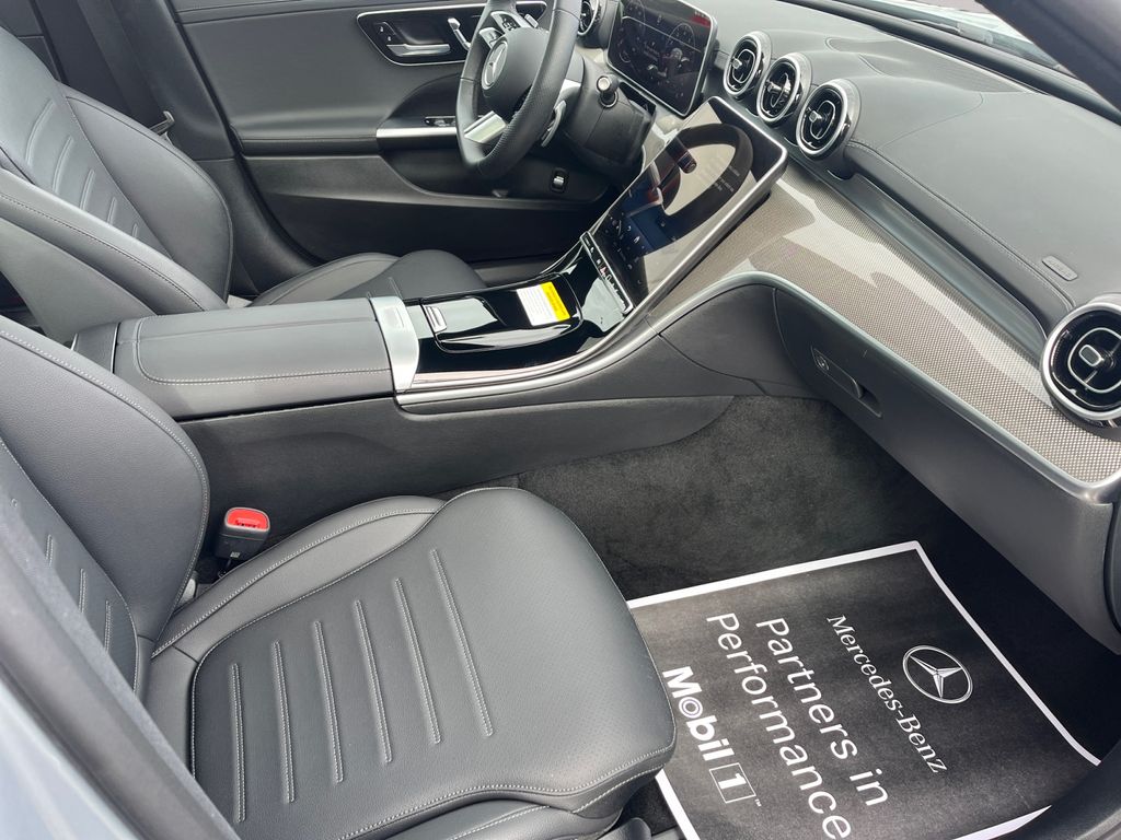2025 Mercedes-Benz C-Class Sedan C 300 - Photo 15