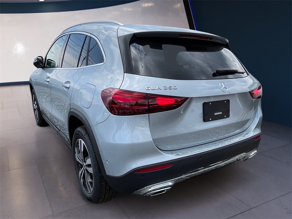2026 Mercedes Benz GLA 250 4MATIC photo 2