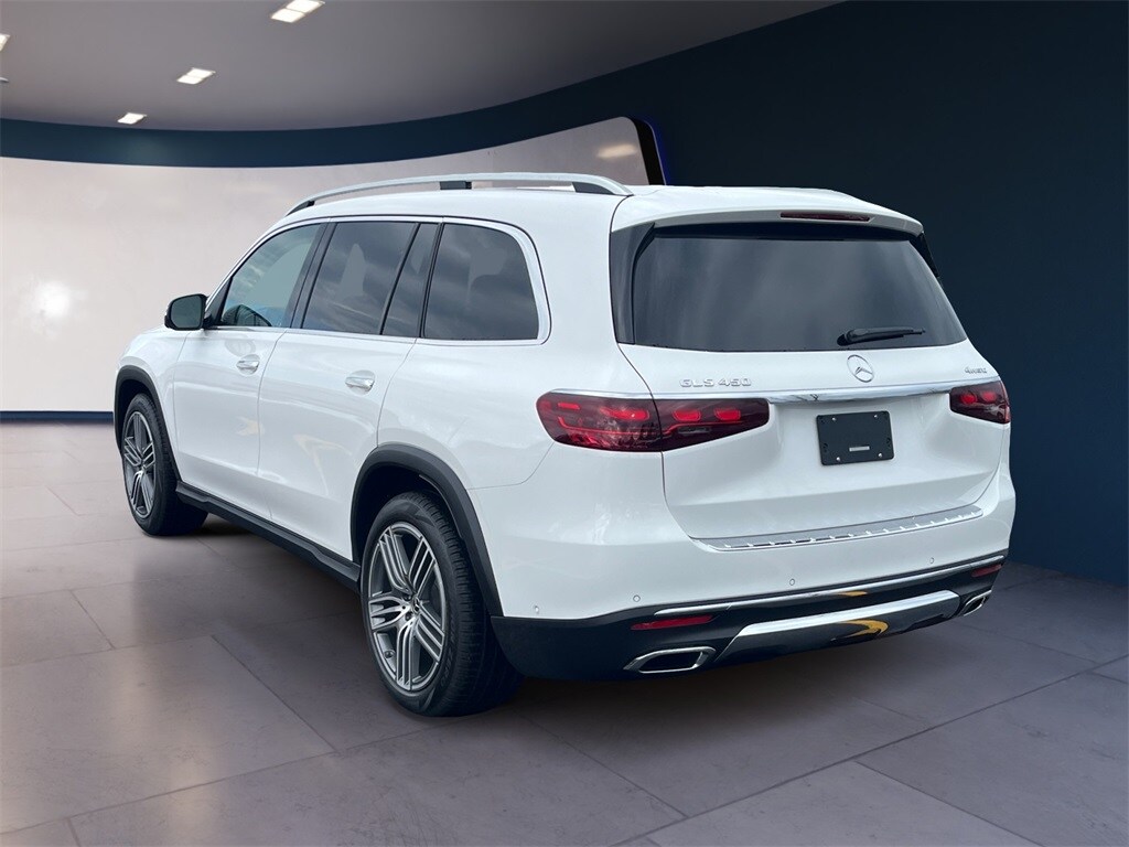 2025 Mercedes Benz GLS 450 4MATIC photo 2