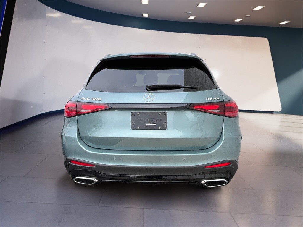 2026 Mercedes Benz GLC 300 4MATIC photo 3