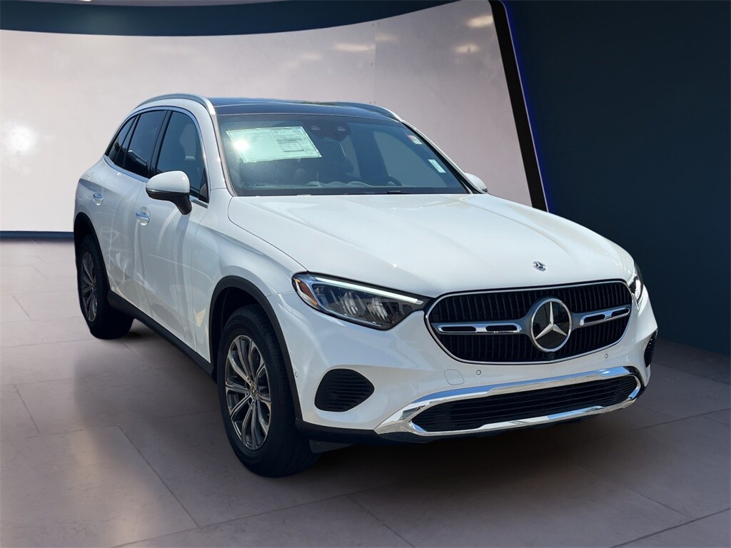 2025 Mercedes Benz GLC 300 4MATIC photo 4