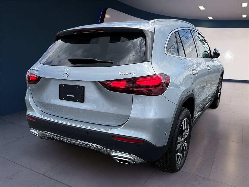 2026 Mercedes Benz GLA 250 4MATIC photo 3